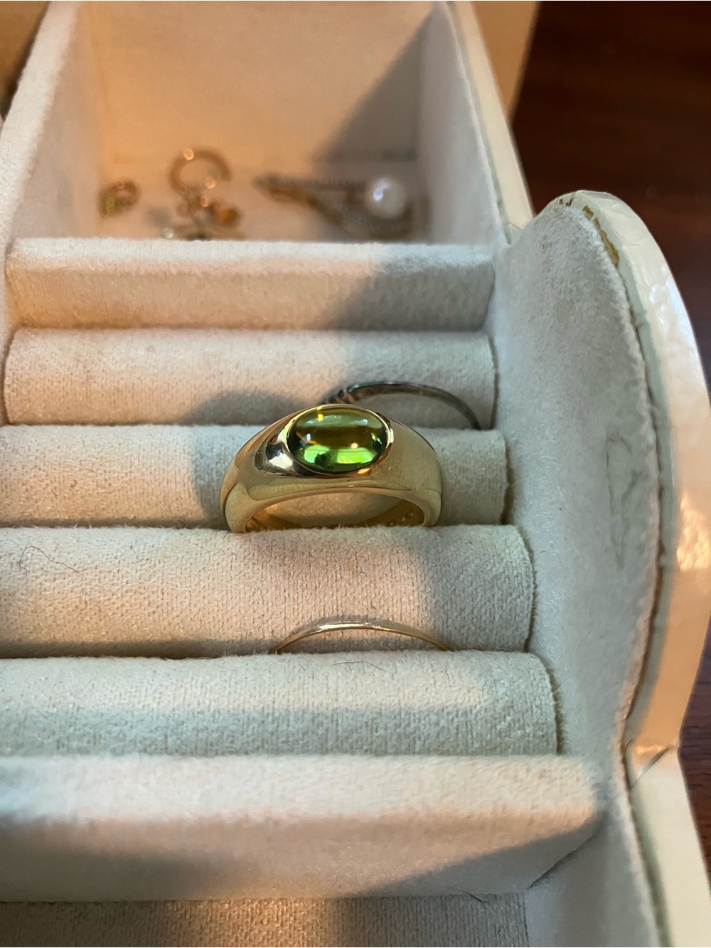 Tiffany & Co. 18k Gold Ring with peridot Cabochon